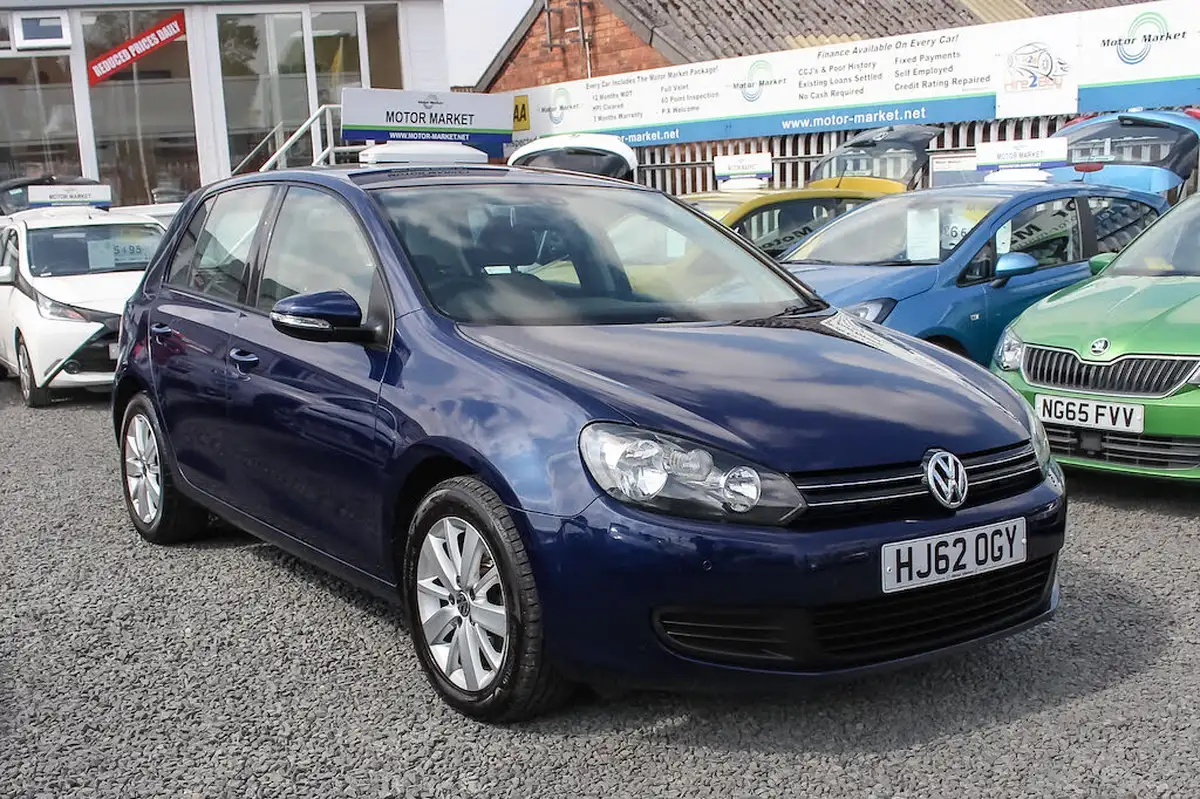 2012-volkswagen-golf-16td-blue-motion-match-5d-big-3