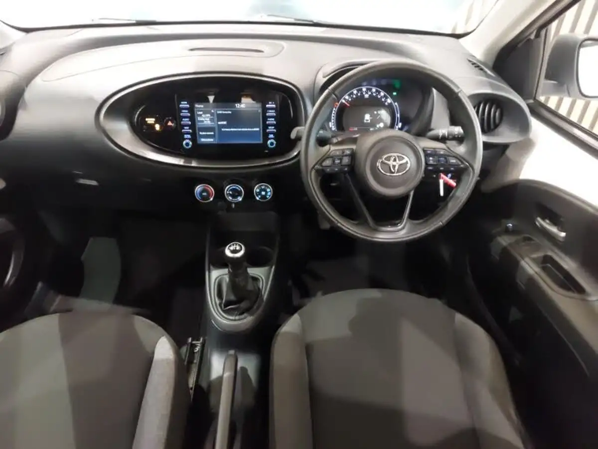 2022-toyota-aygo-x-10-vvt-i-pure-big-2