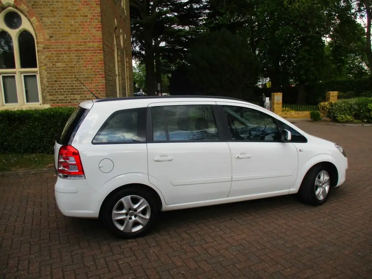 2013-vauxhall-zafira-16-exclusiv-big-5