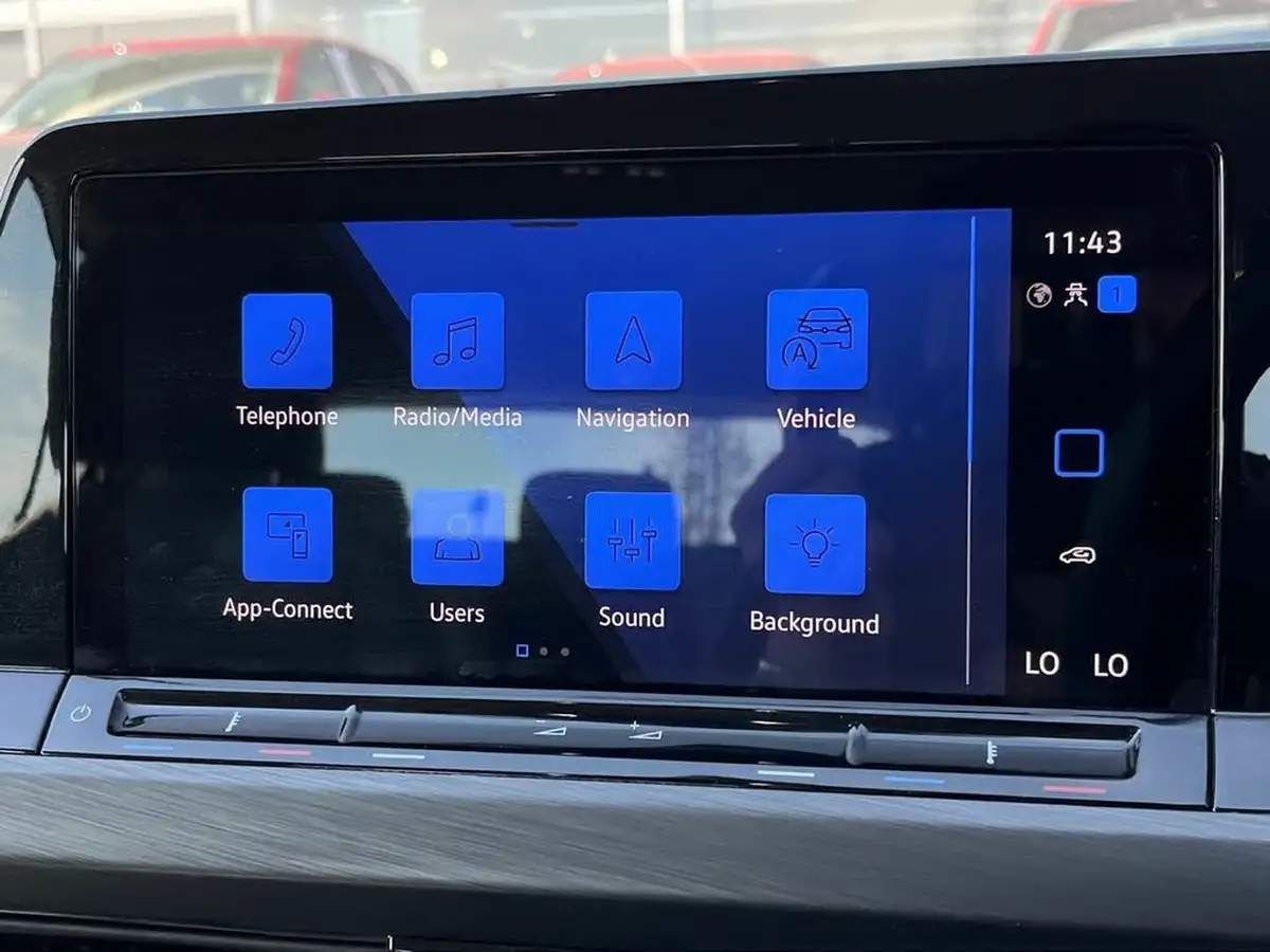 2021-volkswagen-golf-15-tsi-style-150ps-hatchback-big-35