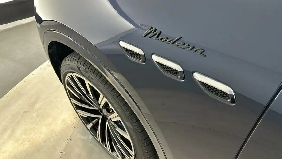 2023-maserati-grecale-20-modena-big-16