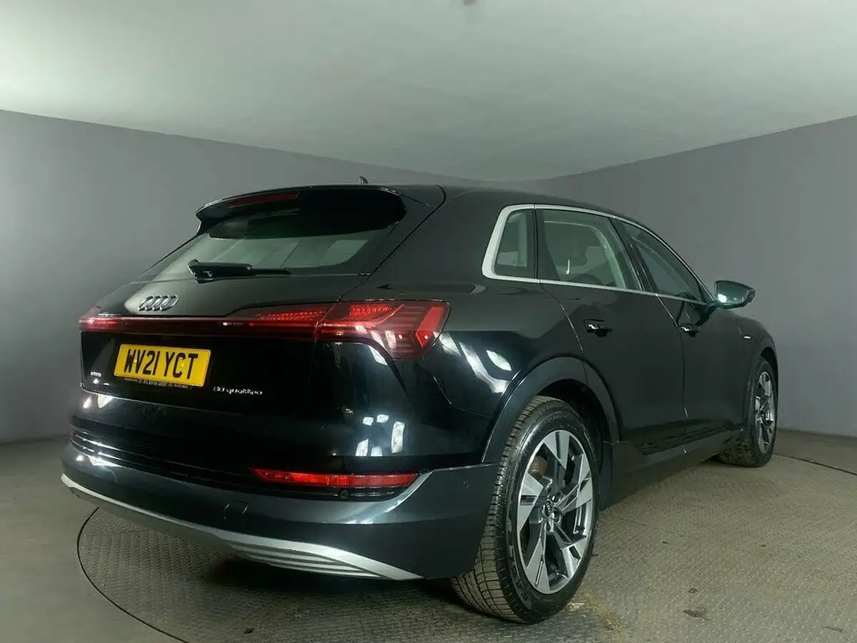 2021-audi-e-tron-50e-sport-station-wagon-big-7