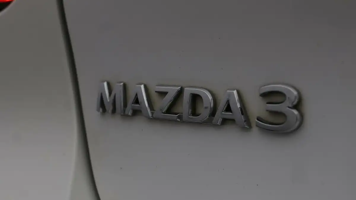 2019-mazda-mazda3-20-sport-lux-122ps-hatchback-5d-big-19
