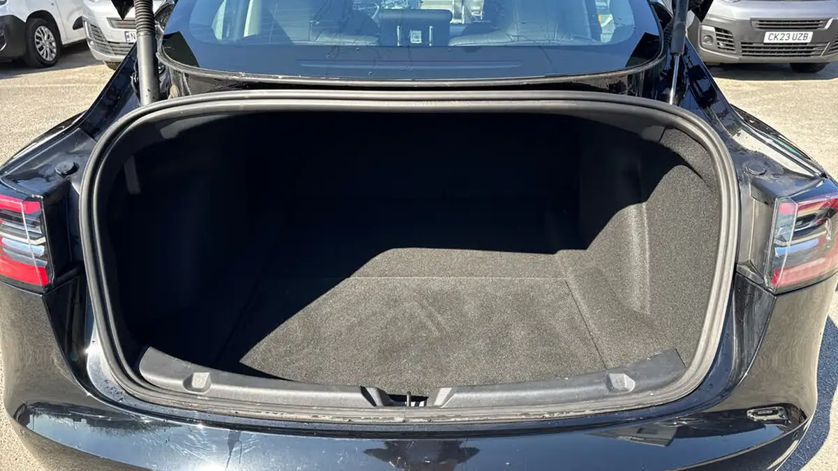 2021-tesla-model-3-e-long-range-awd-big-14