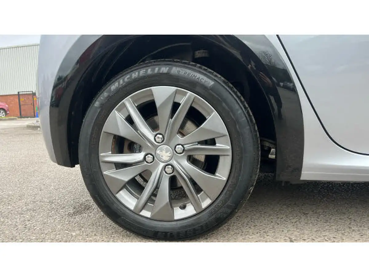 2022-peugeot-208-e-allure-premium-big-6