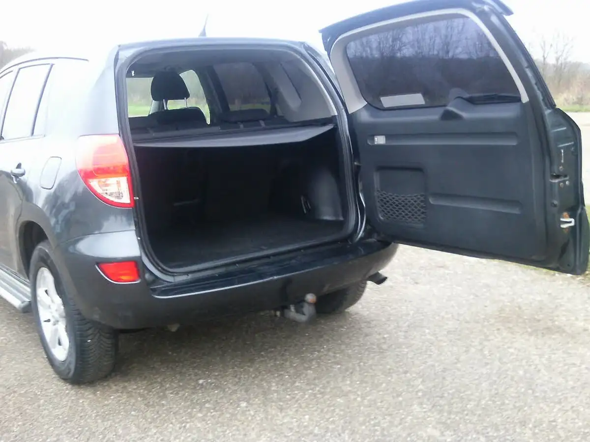 2007-toyota-rav4-22td-xt-r-big-8
