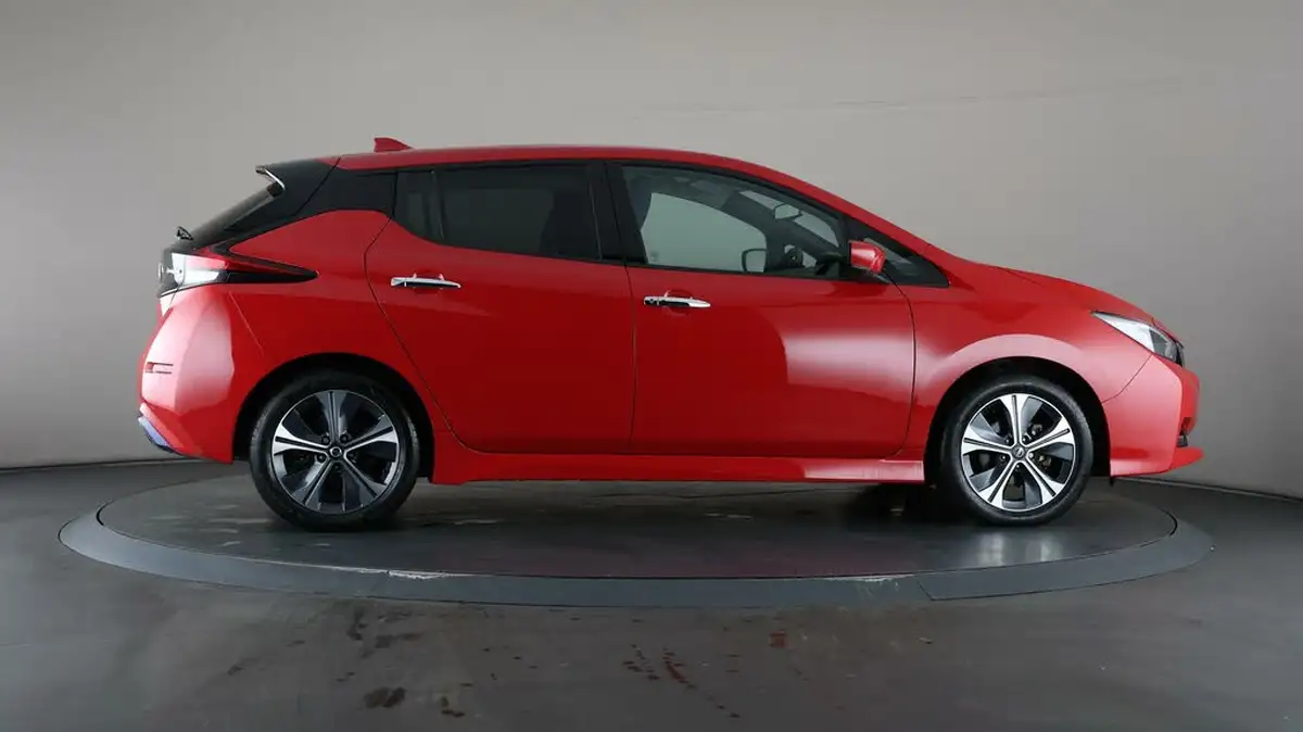 2022-nissan-leaf-e-tekna-big-53