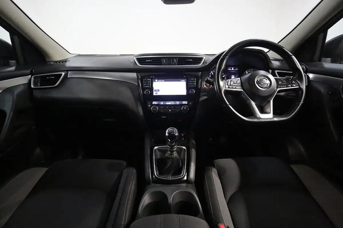 2018-nissan-qashqai-12-dig-t-n-connecta-big-1