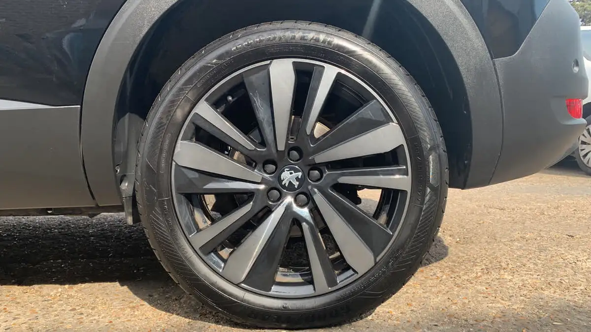 2022-peugeot-5008-suv-12-puretech-gt-premium-big-16