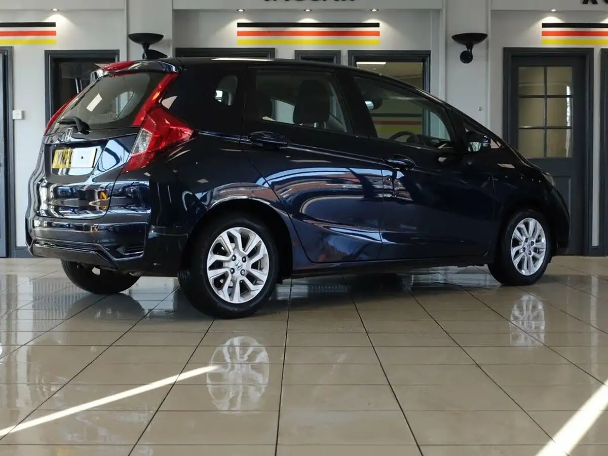 2020-honda-jazz-13-i-vtec-se-cvt-big-5