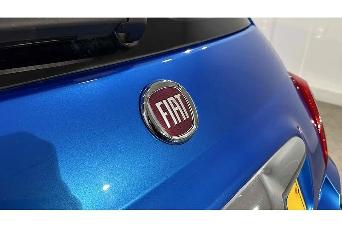 2018-fiat-500-12-mirror-big-10