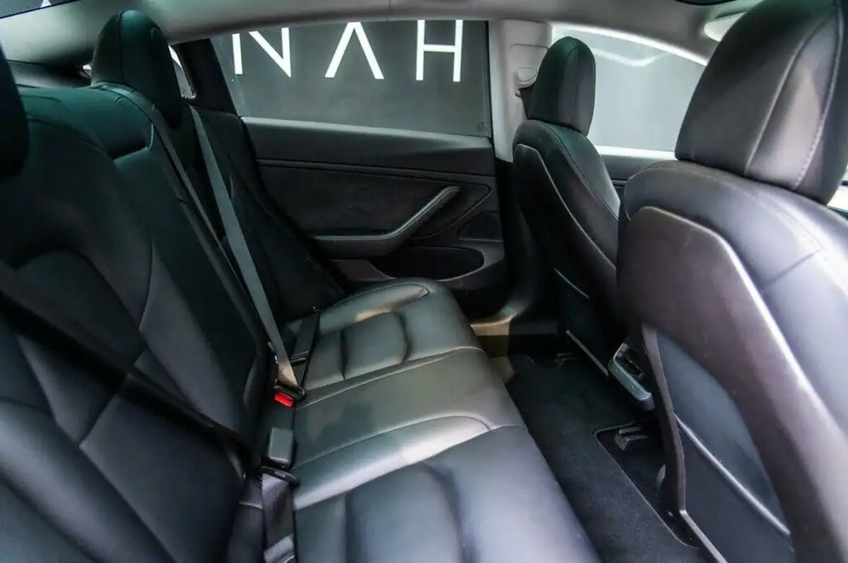 2020-tesla-model-3-e-performance-big-5