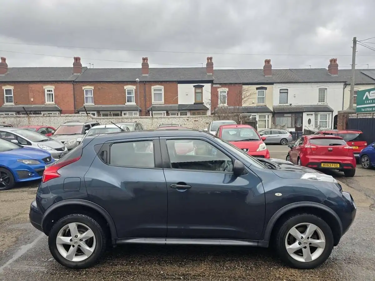 2010-nissan-juke-16-visia-big-1