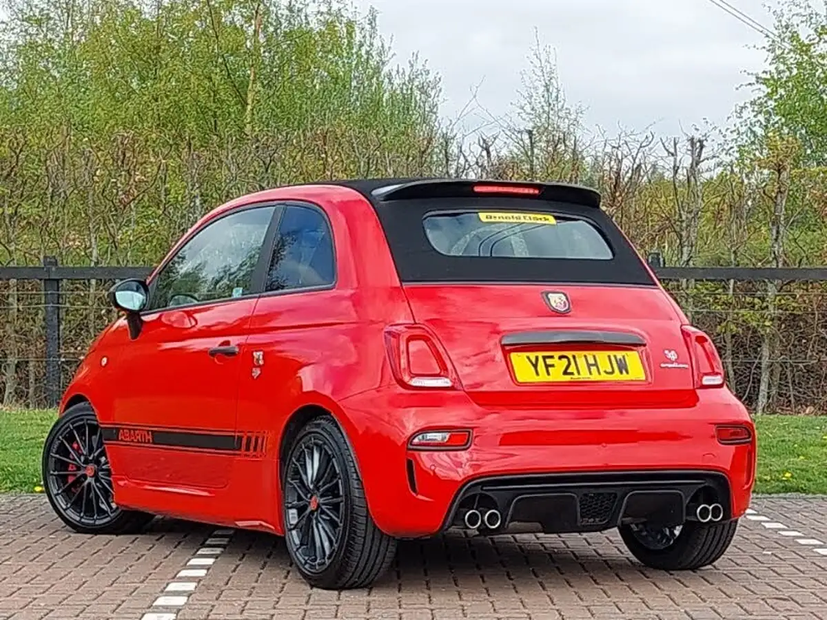 2021-abarth-595c-14-tjet-competizione-big-1