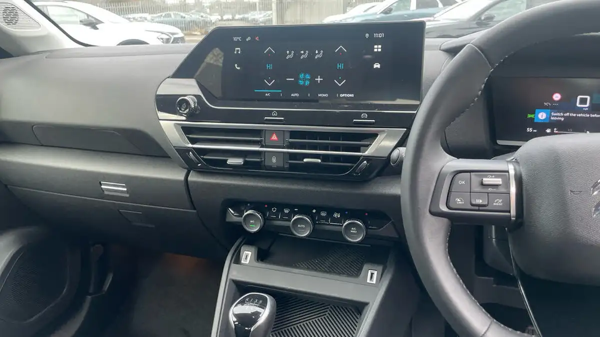 2023-citroen-c4-12-puretech-sense-big-9