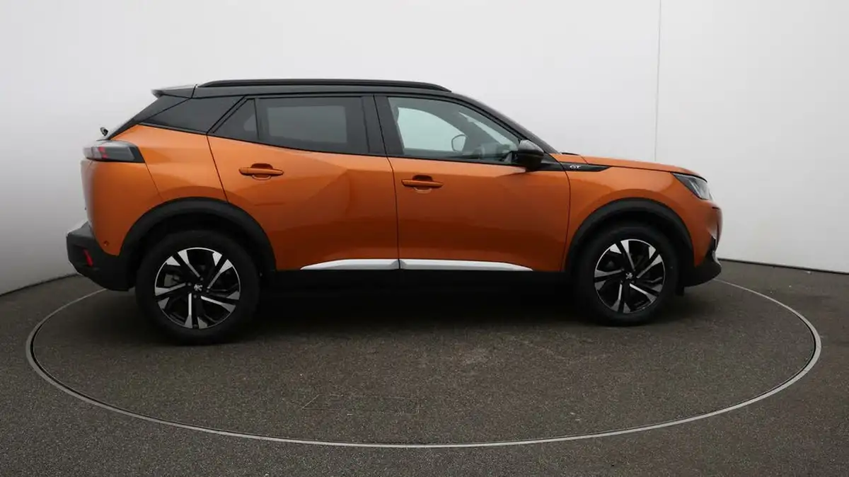 2022-peugeot-2008-suv-12-puretech-gt-big-45