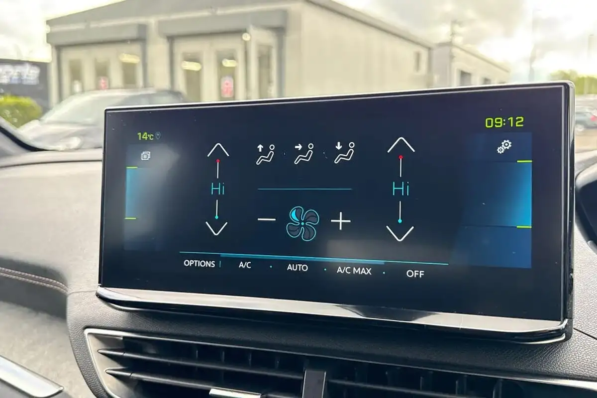 2022-peugeot-3008-suv-16-puretech-gt-225bhp-hybrid-e-eat8-big-21