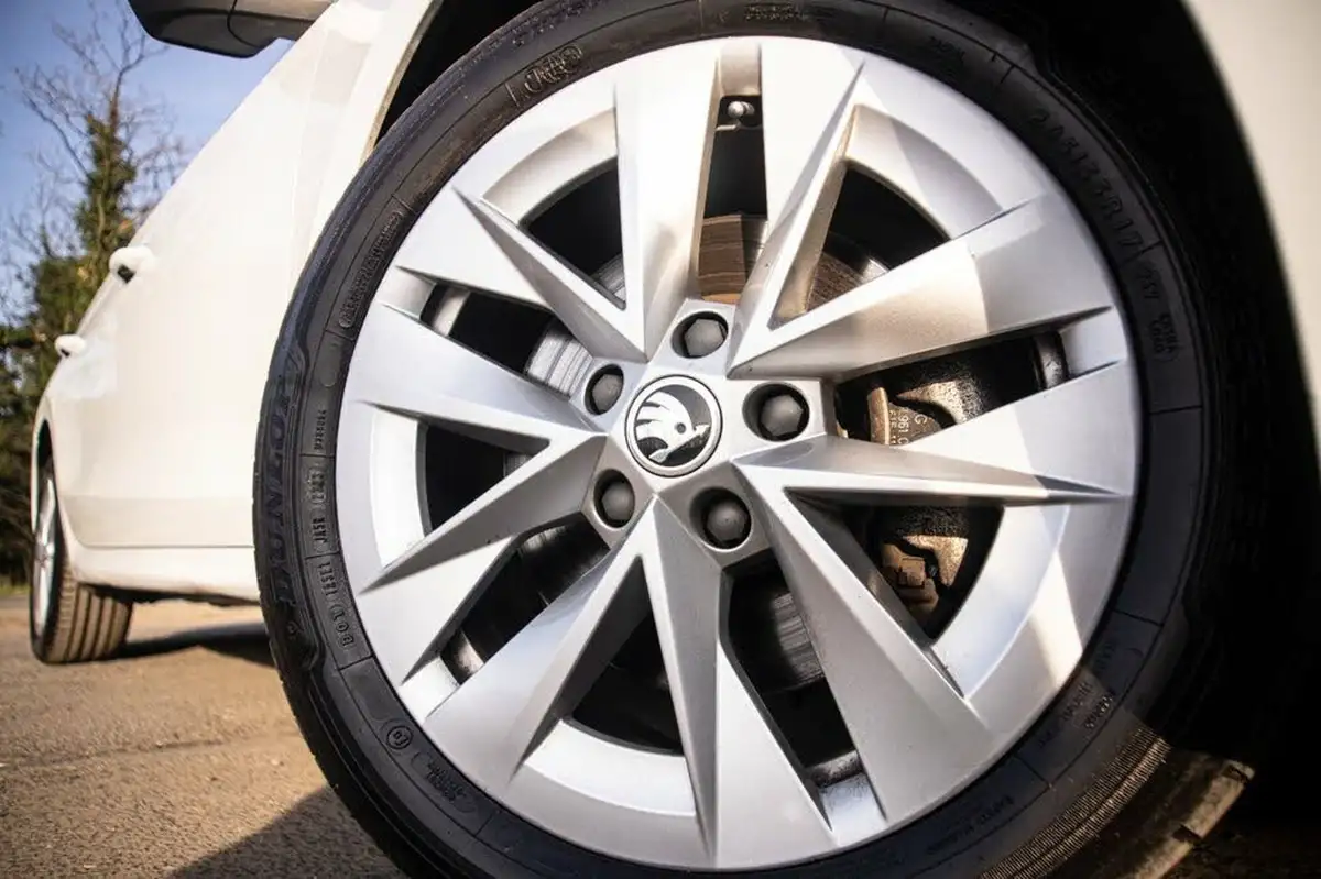 2022-skoda-octavia-14-tsi-se-l-estate-big-38