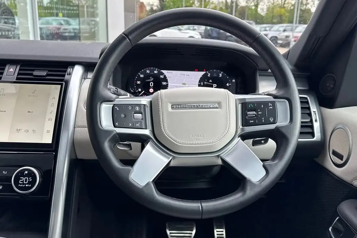 2024-land-rover-discovery-30-d300-dynamic-hse-big-15