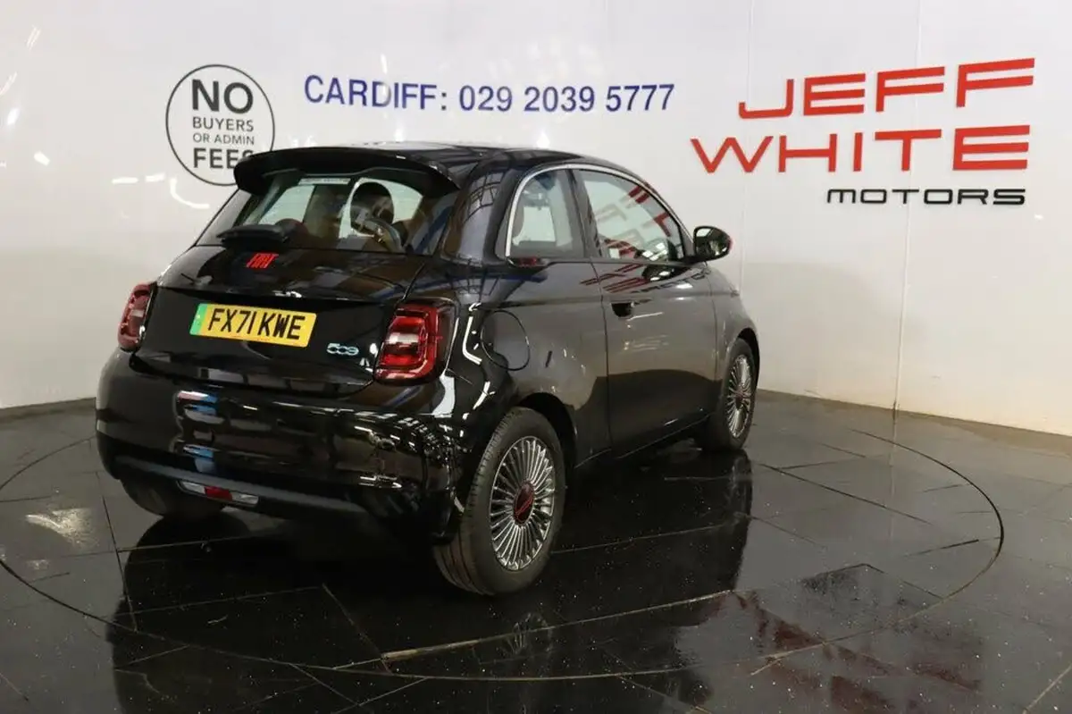 2021-fiat-500-e-red-117bhp-big-5