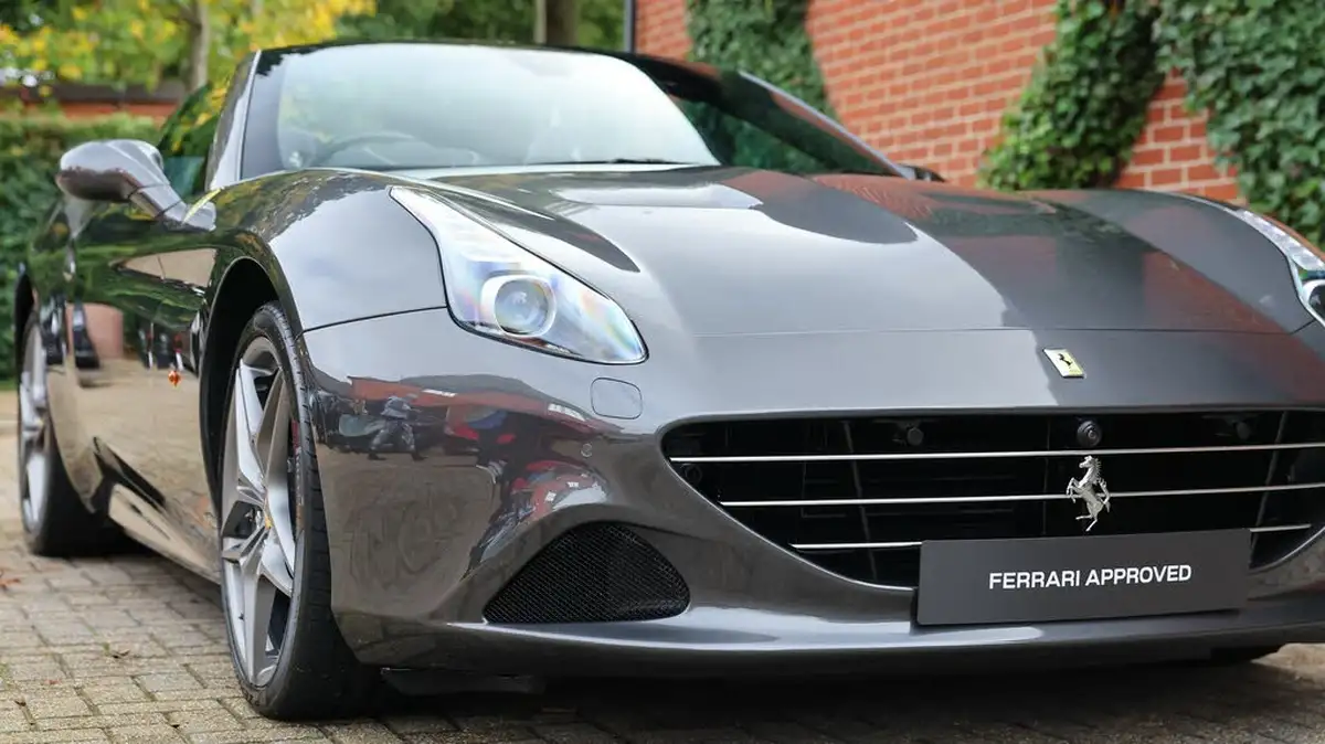 2017-ferrari-california-39-t-big-26