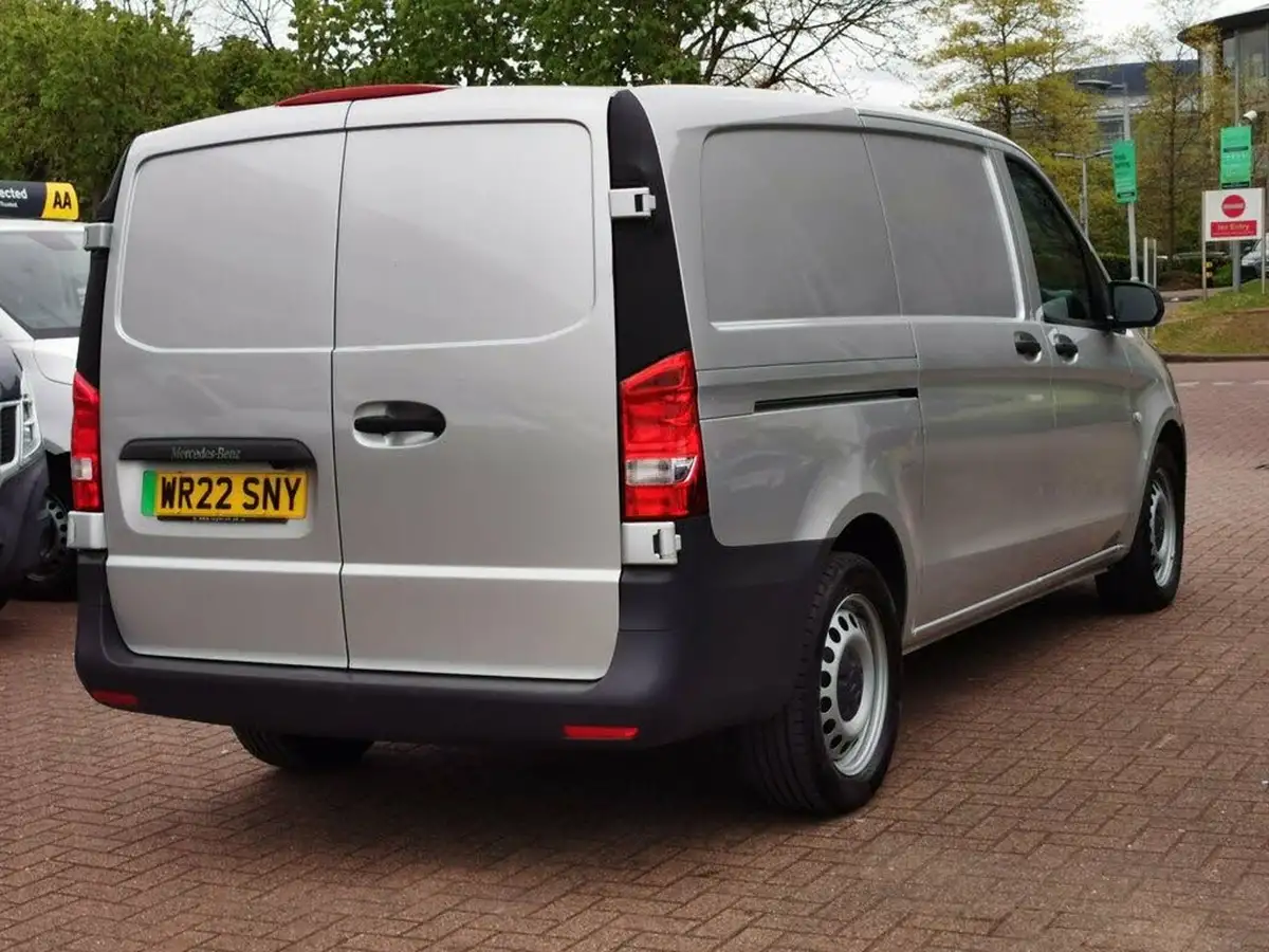2022-mercedes-benz-vito-e-progressive-l2-big-3