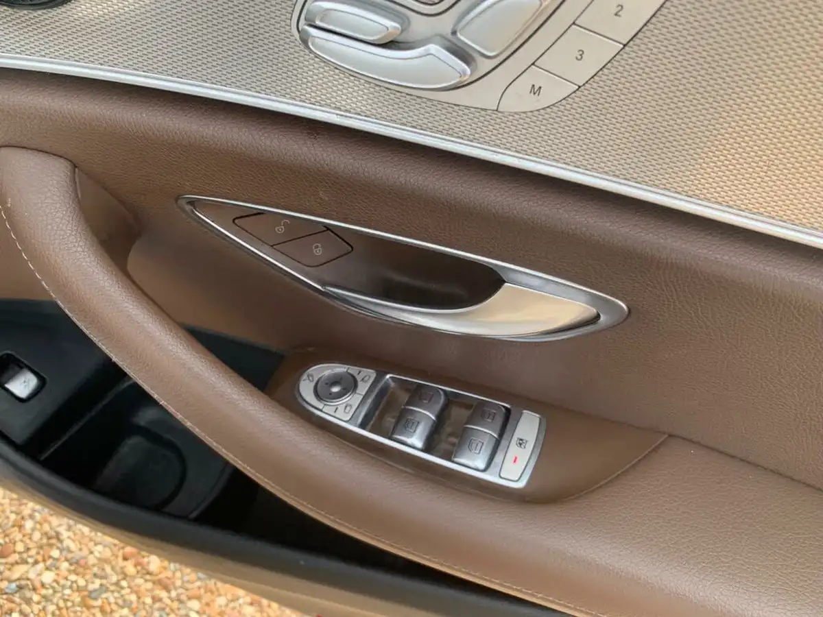 2018-mercedes-benz-e-class-20d-e220d-se-premiumss-saloon-4d-big-9