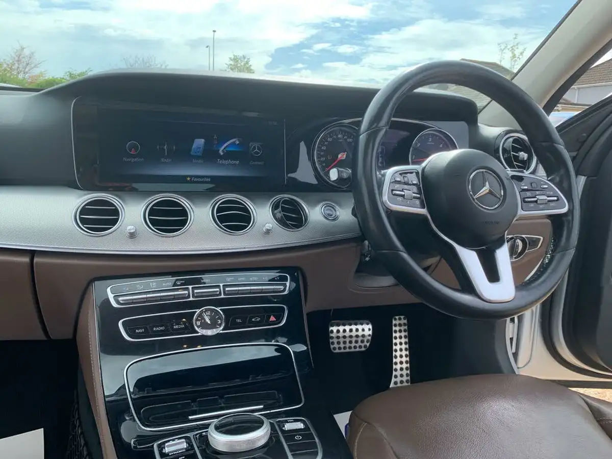 2018-mercedes-benz-e-class-20d-e220d-se-premiumss-saloon-4d-big-33