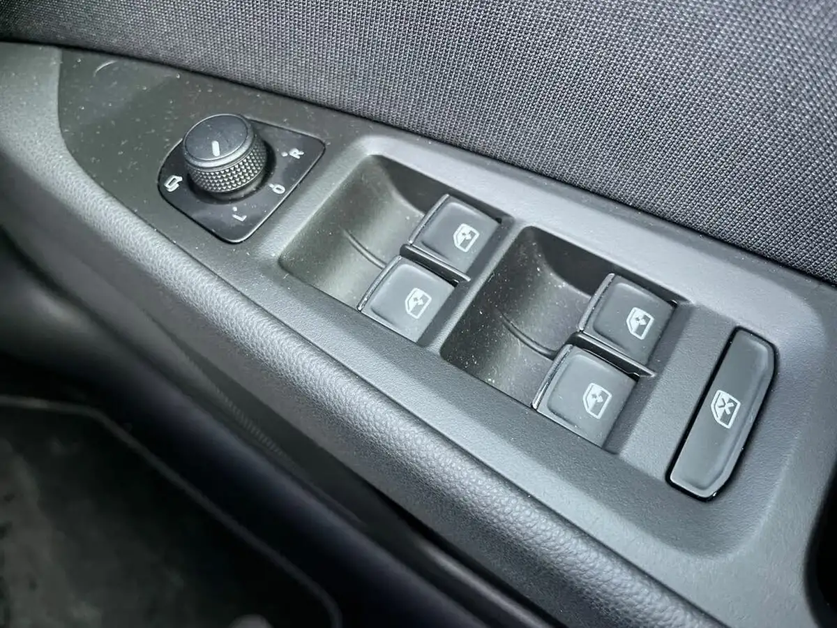 2020-seat-leon-15-tsi-evo-fr-130ps-hatchback-big-26