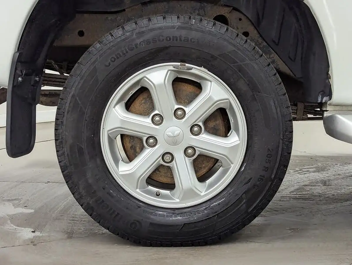 2019-mitsubishi-l200-24di-d-4life-eu6b-double-pickup-big-8