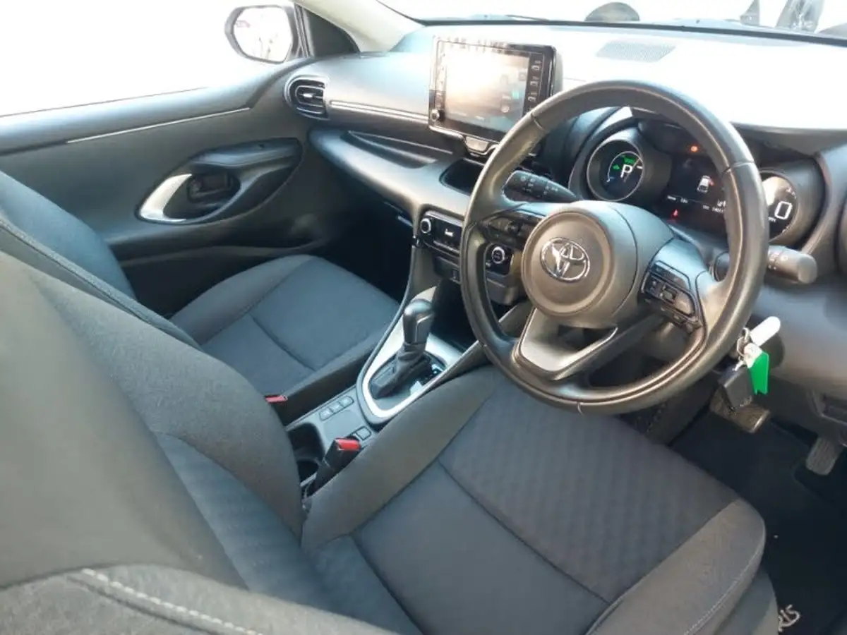 2022-toyota-yaris-15-vvt-i-design-big-17