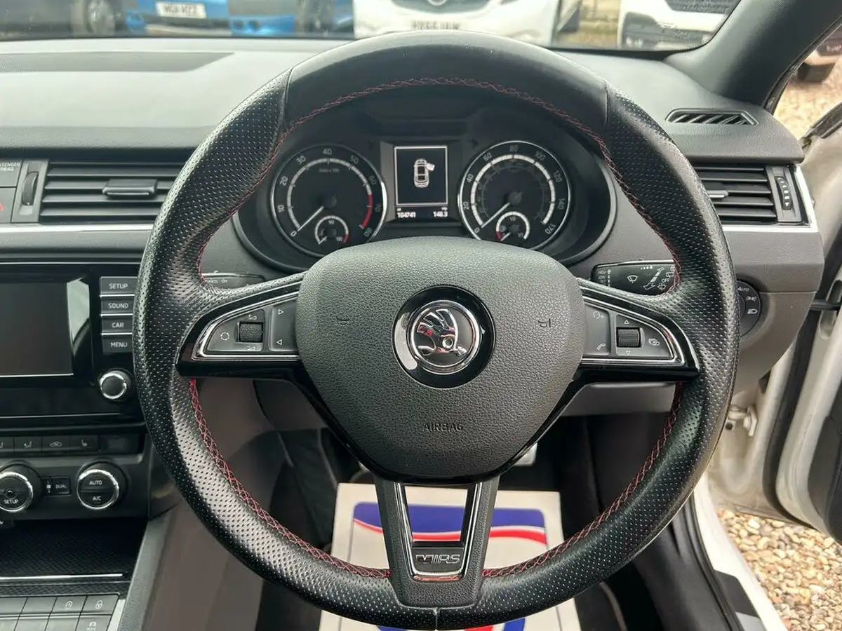 2014-skoda-octavia-20-vrs-hatchback-big-62