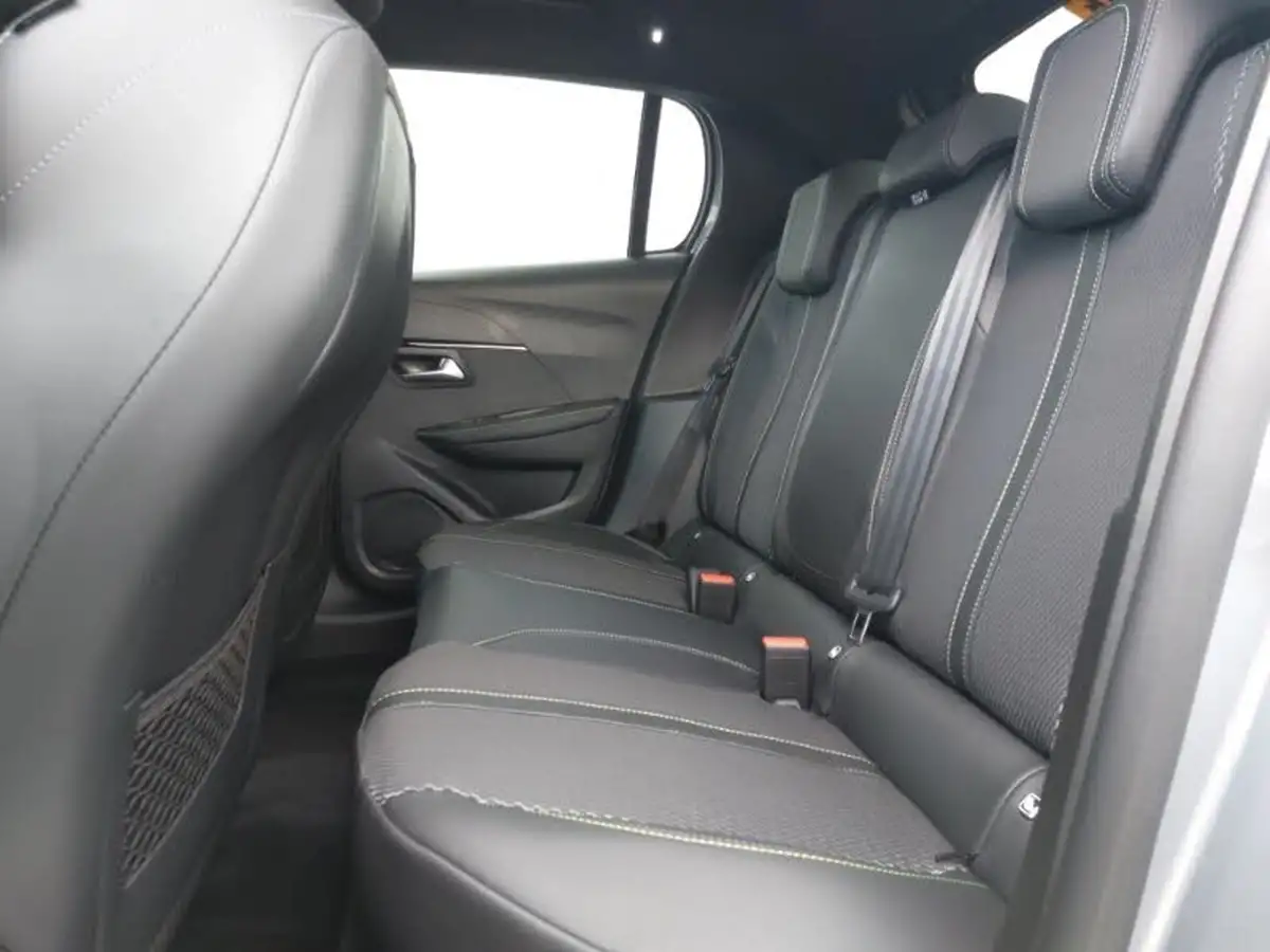 2024-peugeot-208-e-gt-136ps-50kwh-big-5