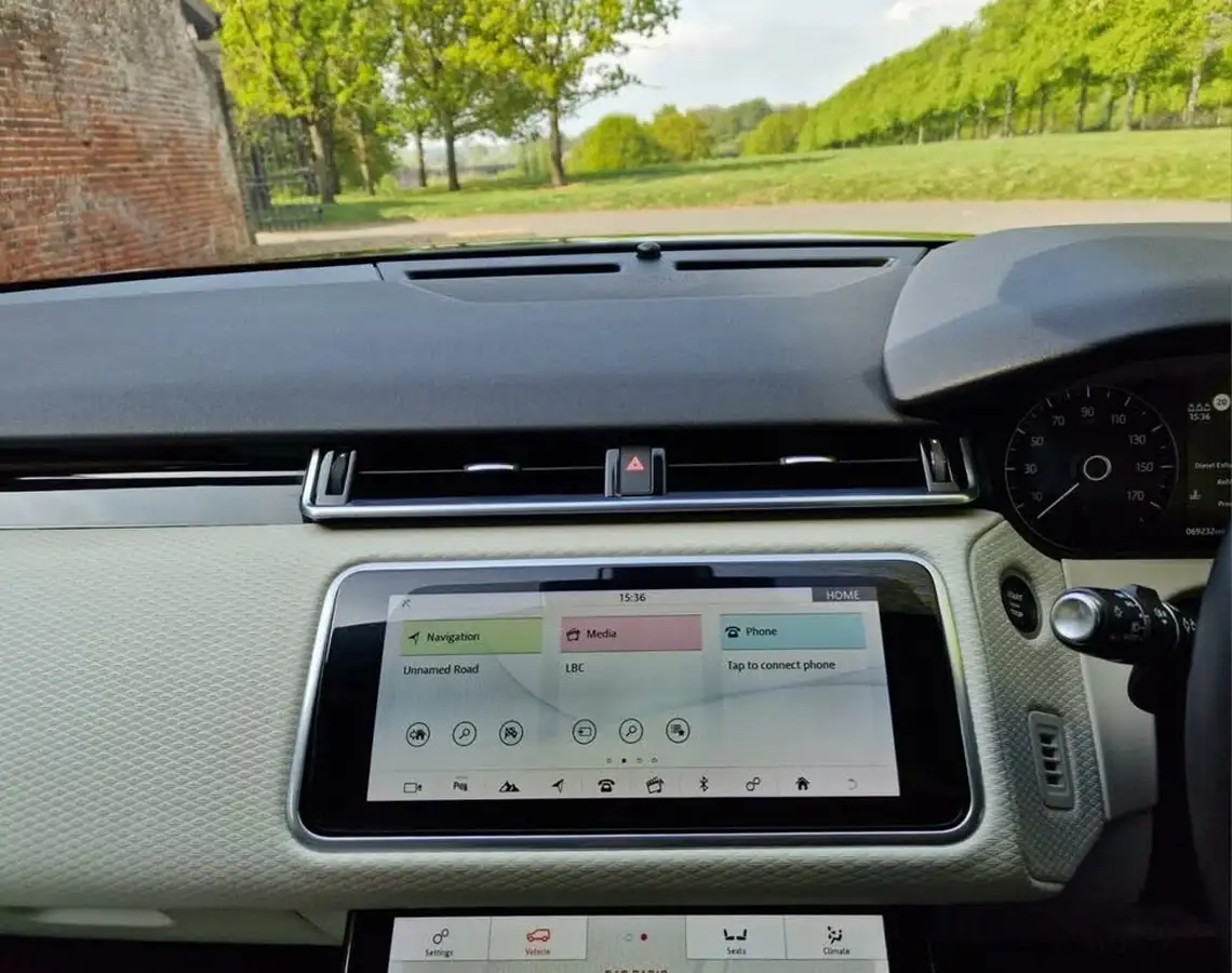 2020-land-rover-range-rover-velar-20-d180-r-dynamic-s-big-17