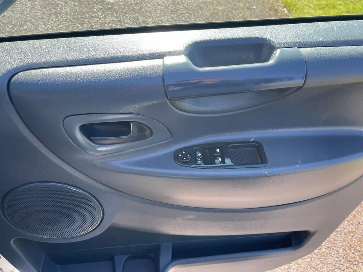 2014-citroen-dispatch-16td-enterprise-panel-big-28