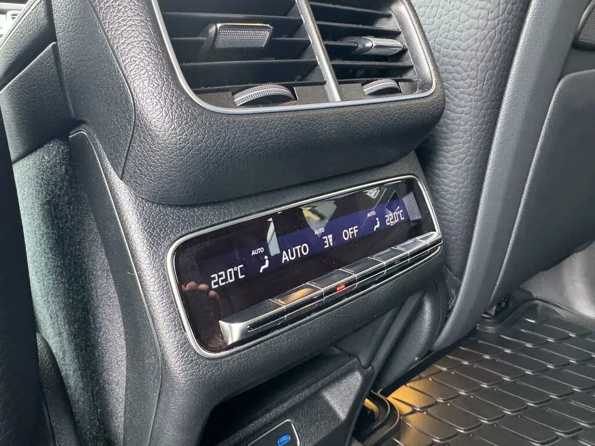 2024-mercedes-benz-gle-class-30d-gle-450d-amg-line-premium-plus-7-suv-big-14