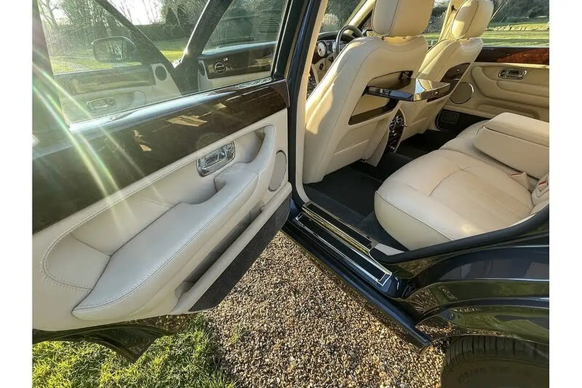 2008-bentley-arnage-68-r-big-40