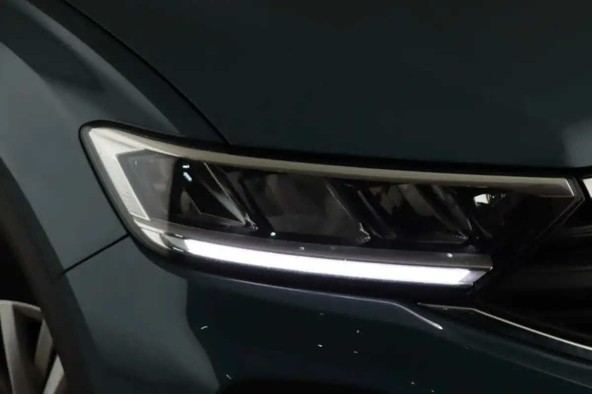 2022-volkswagen-t-roc-10-tsi-life-big-7