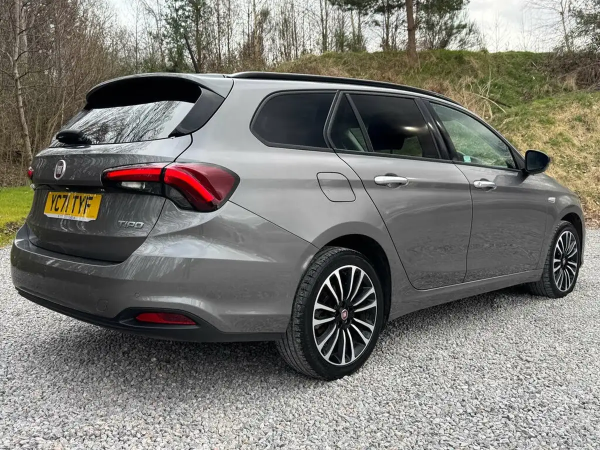2021-fiat-tipo-10-life-station-wagon-big-2