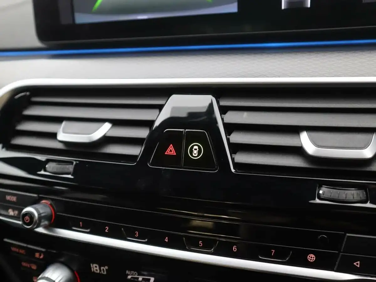 2022-bmw-5-series-20-530e-m-sport-saloon-4d-big-17