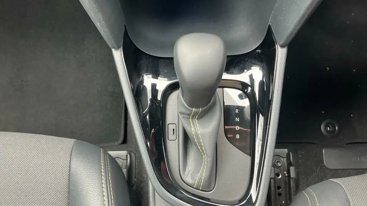 2022-toyota-yaris-cross-15-vvt-i-dynamic-big-24