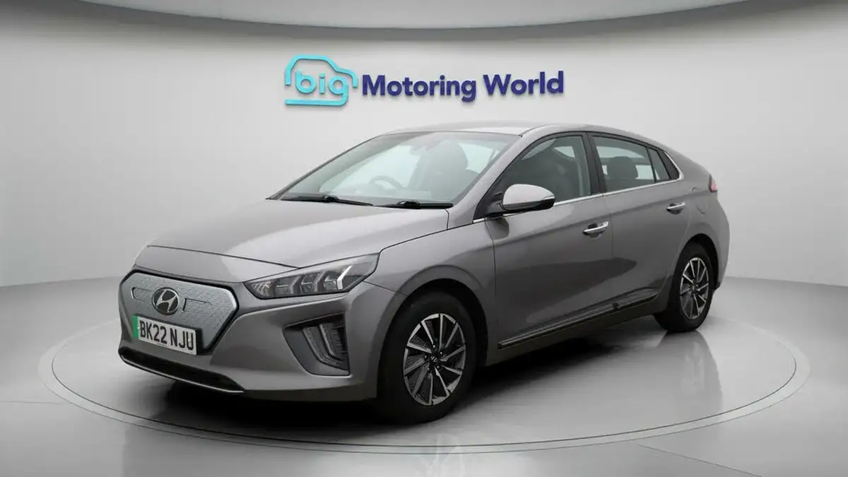 2022-hyundai-ioniq-e-premium-electric-big-3