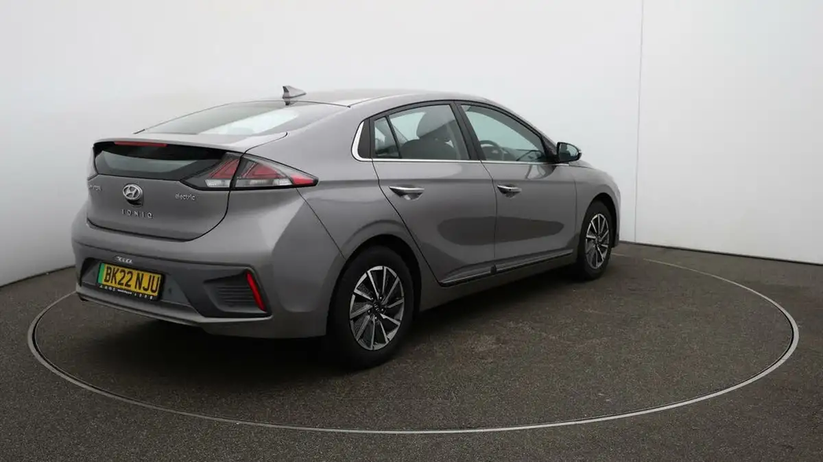 2022-hyundai-ioniq-e-premium-electric-big-48