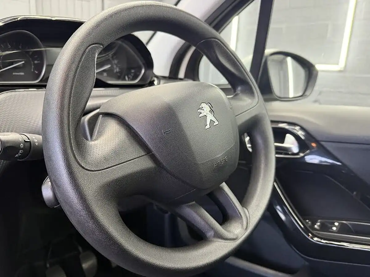 2015-peugeot-208-10-puretech-access-ac-3d-big-40