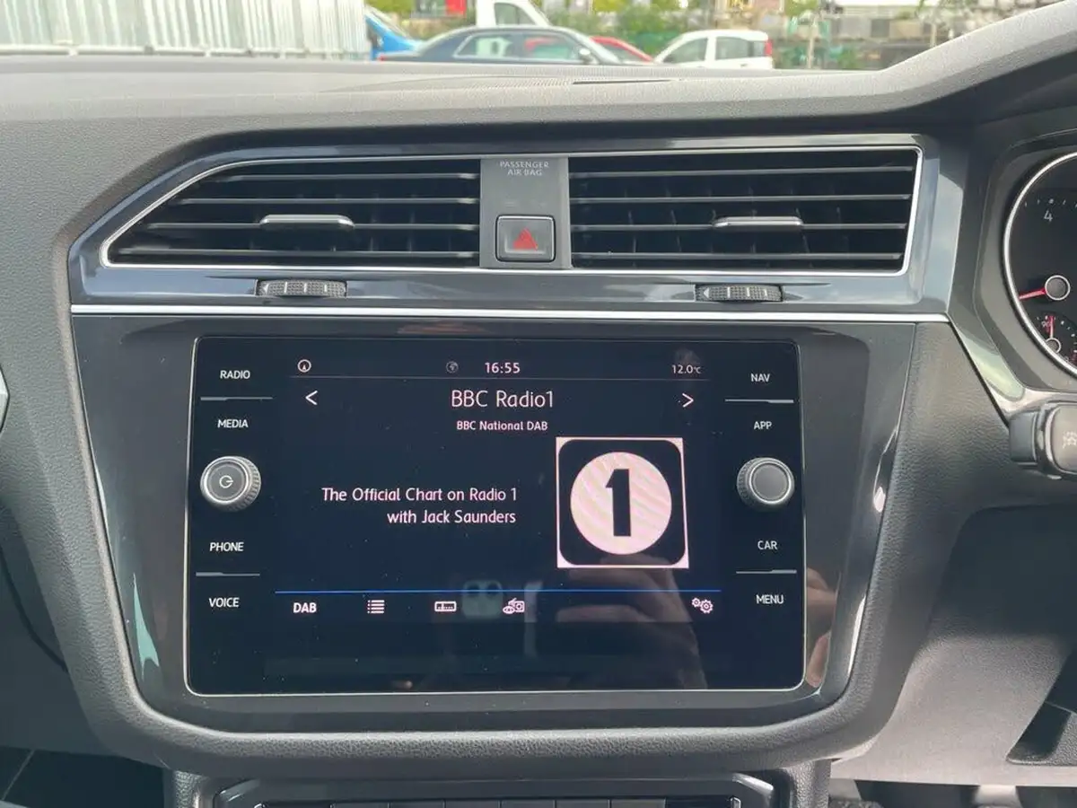 2018-volkswagen-tiguan-14-tsi-se-navigation-150ps-actss-big-41