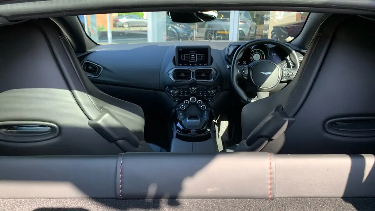 2019-aston-martin-vantage-40-v8-vantage-big-25