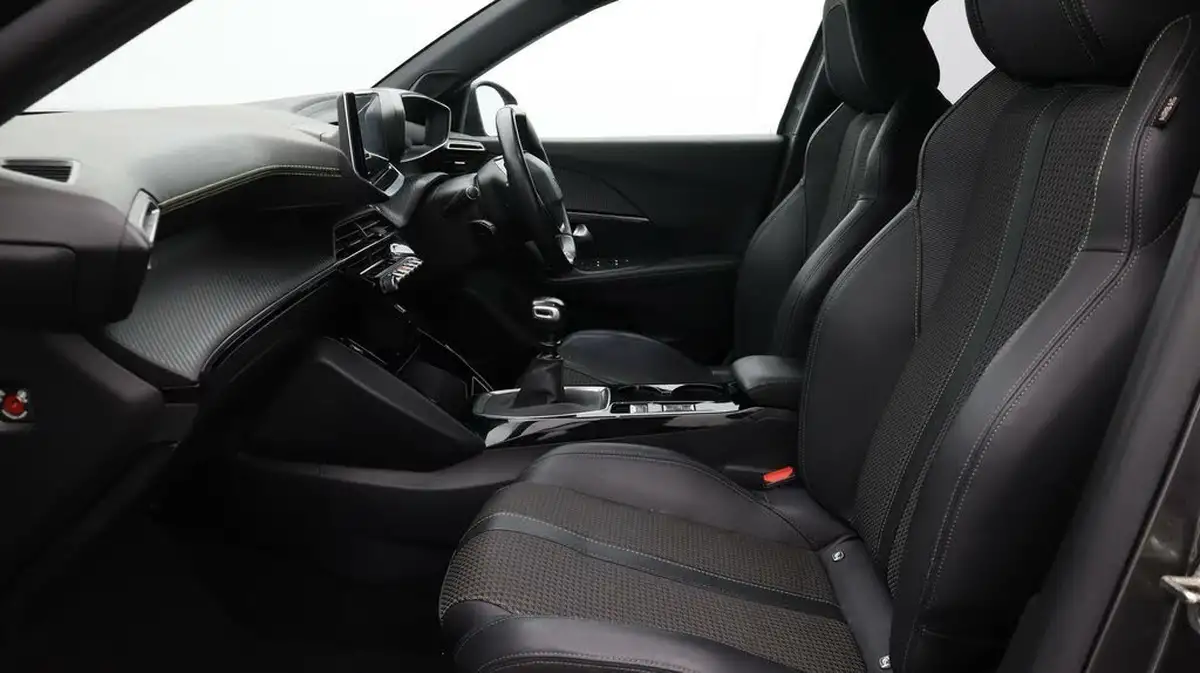 2021-peugeot-2008-suv-15-bluehdi-gt-big-14