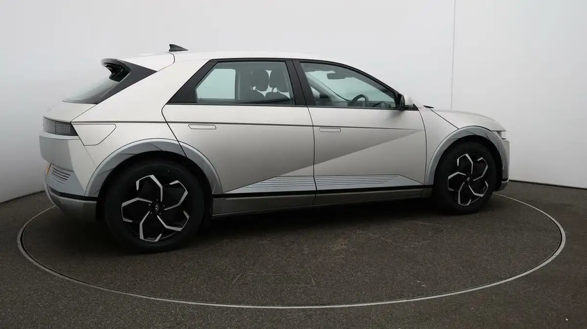 2022-hyundai-ioniq-5-e-premium-217ps-73kwh-rwd-big-42