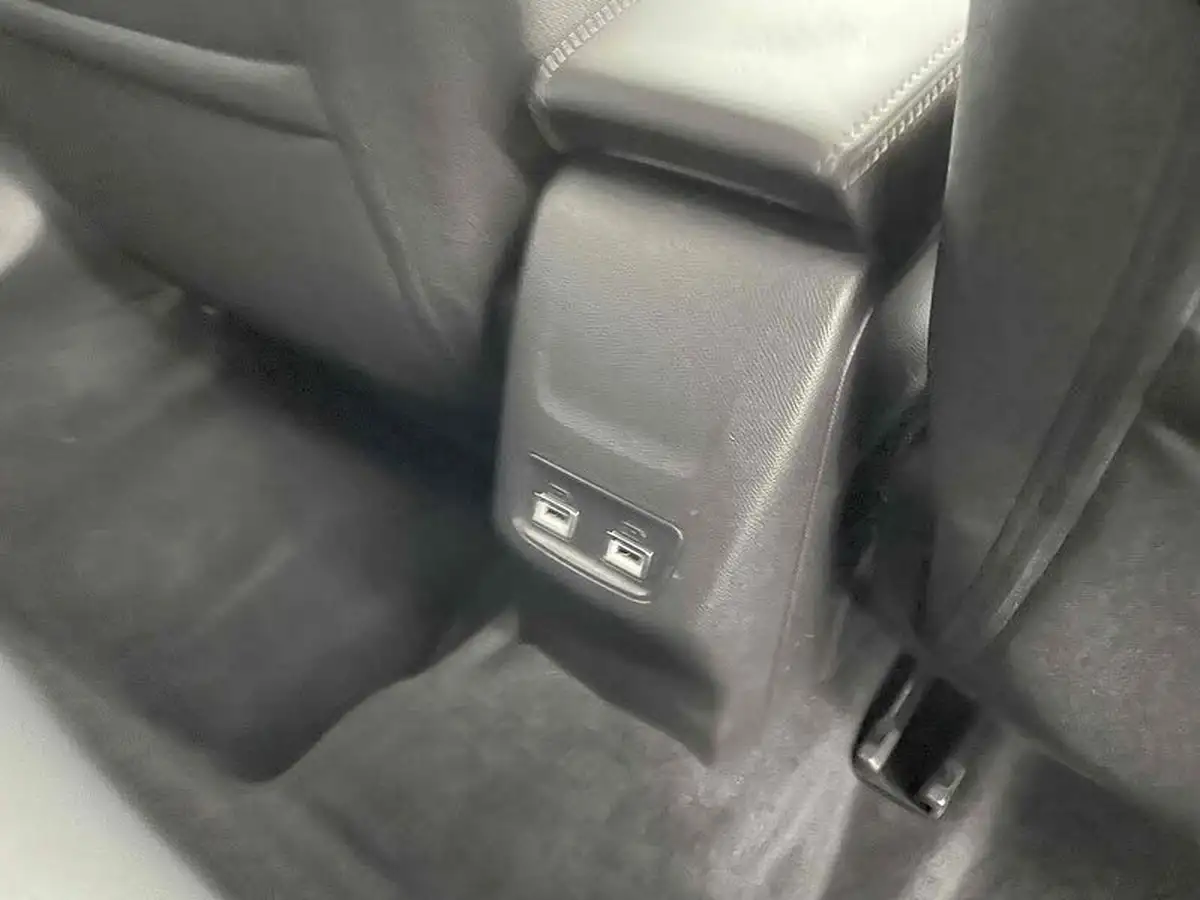 2022-peugeot-208-e-allure-premium-big-21