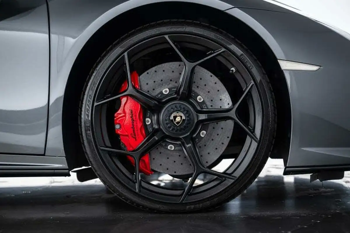2019-lamborghini-huracan-52-evo-coupe-big-8
